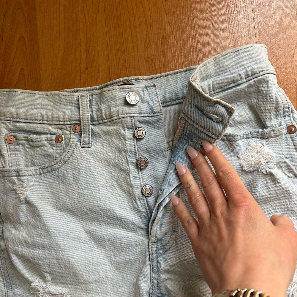 GAP Denim Shorts - Picture 2 of 7